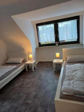 Dachgeschosswohnung in Poll